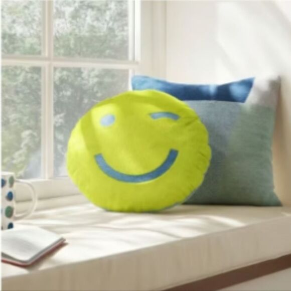 Smiley Chartreuse Throw Pillow & Blanket Set Flutter Plush Room Essentials Emoji - Picture 10 of 12